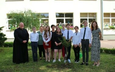 Zakończenia Roku Szkolnego 2023/2024 w Szkole Podstawowej im. Jana Pawła II w Nętnie 1