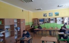 Matematyczna podr&oacute;ż w świat geometri 25